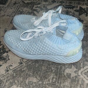 NOBULL women’s Sky Blue Knit Sneakers size 7.5